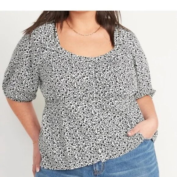 Old Navy Tops - Old Navy Black & White Floral Smocked Back Top in Size XL